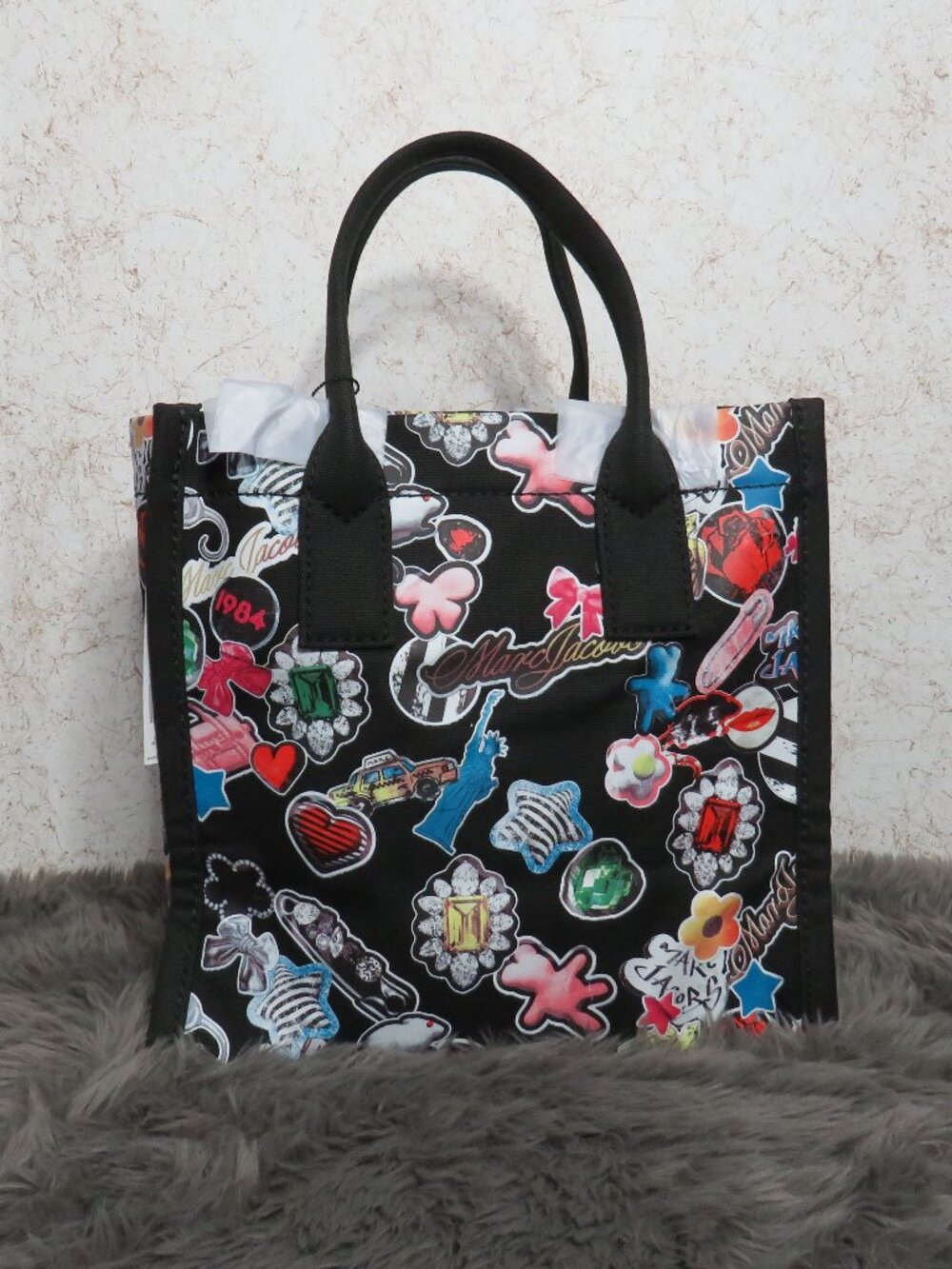 Marc Jacobs Sticker Print Tote Canvas Tote (Black)-NWT (4S6HTT022H02-002) - Picture 4 of 7